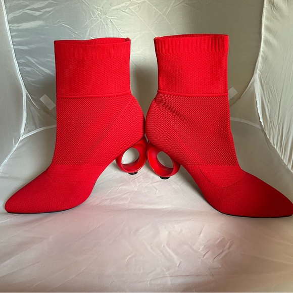 Red Sculptural Heel Sock Boot Circular Heel Statement Ankle Boot 11 NWT Beyoncé - Picture 5 of 16
